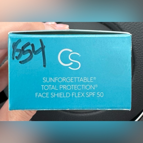 Colorescience Total Protection Face Shield Flex—Shade Light - Picture 2 of 7